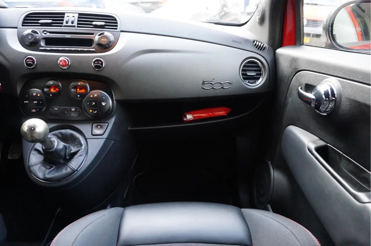 1.4 T-Jet Abarth 595 Competizione BREMBO | CARBON | INTERSCOPE | Schaalstoelen | 4 pijps Sportuitlaat | Leer | Liefhebbers auto
