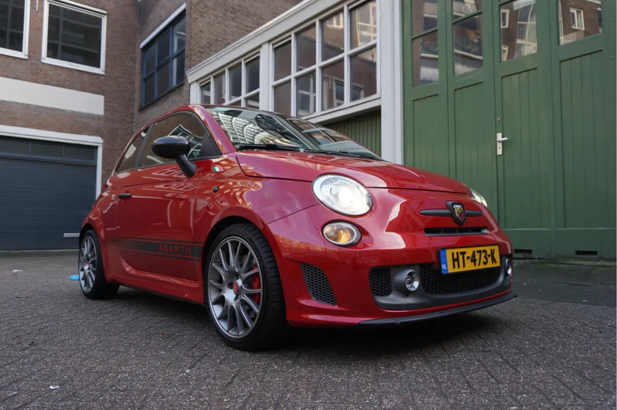 1.4 T-Jet Abarth 595 Competizione BREMBO | CARBON | INTERSCOPE | Schaalstoelen | 4 pijps Sportuitlaat | Leer | Liefhebbers auto