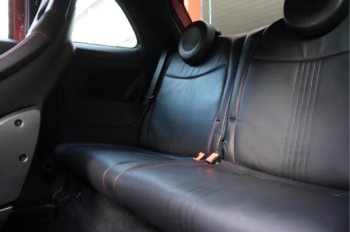 1.4 T-Jet Abarth 595 Competizione BREMBO | CARBON | INTERSCOPE | Schaalstoelen | 4 pijps Sportuitlaat | Leer | Liefhebbers auto