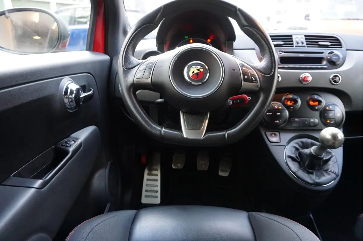 1.4 T-Jet Abarth 595 Competizione BREMBO | CARBON | INTERSCOPE | Schaalstoelen | 4 pijps Sportuitlaat | Leer | Liefhebbers auto
