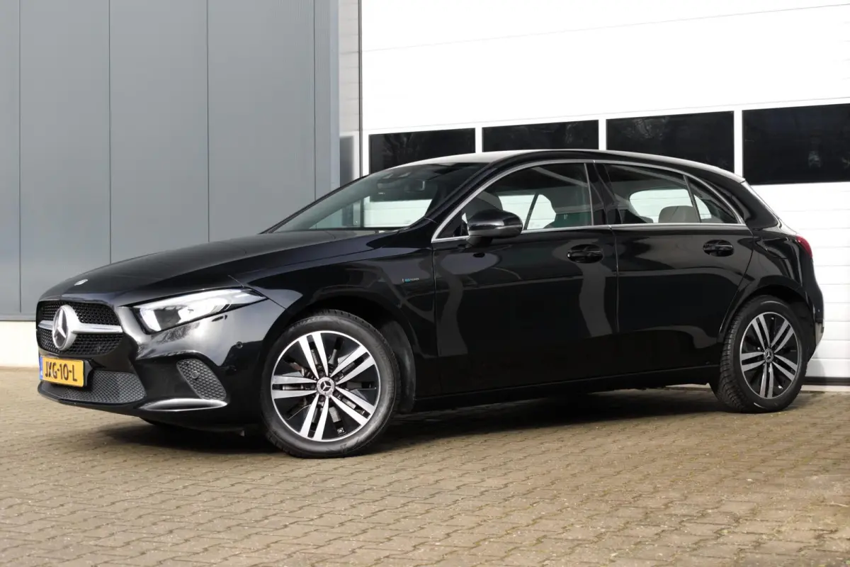 250 e Premium Plug-in Hybrid|1e Eigenaar|STOELVERWARMING|LEDER|CAMERA|CLIMATE
