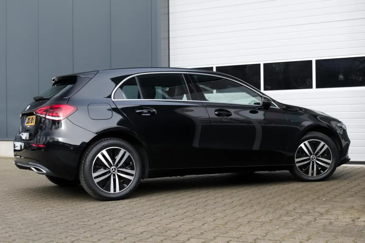 250 e Premium Plug-in Hybrid|1e Eigenaar|STOELVERWARMING|LEDER|CAMERA|CLIMATE