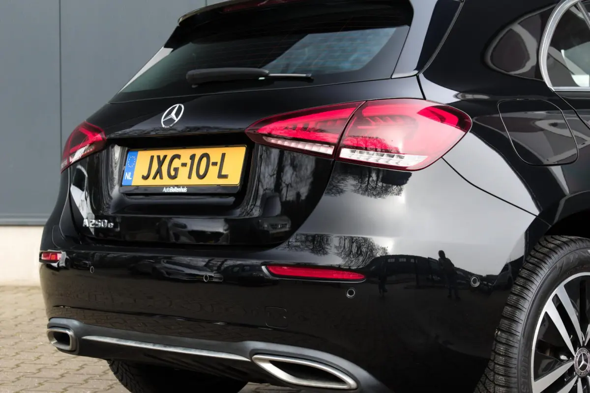 250 e Premium Plug-in Hybrid|1e Eigenaar|STOELVERWARMING|LEDER|CAMERA|CLIMATE