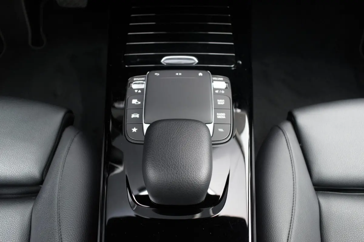 250 e Premium Plug-in Hybrid|1e Eigenaar|STOELVERWARMING|LEDER|CAMERA|CLIMATE