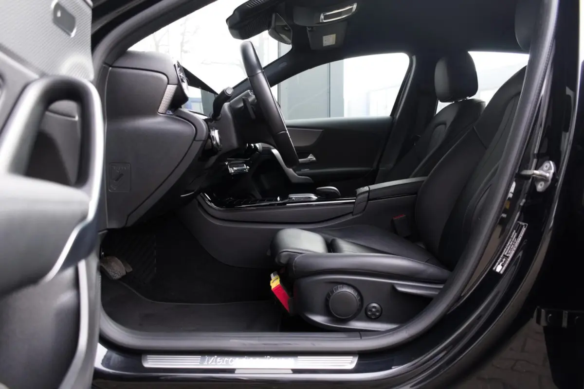 250 e Premium Plug-in Hybrid|1e Eigenaar|STOELVERWARMING|LEDER|CAMERA|CLIMATE