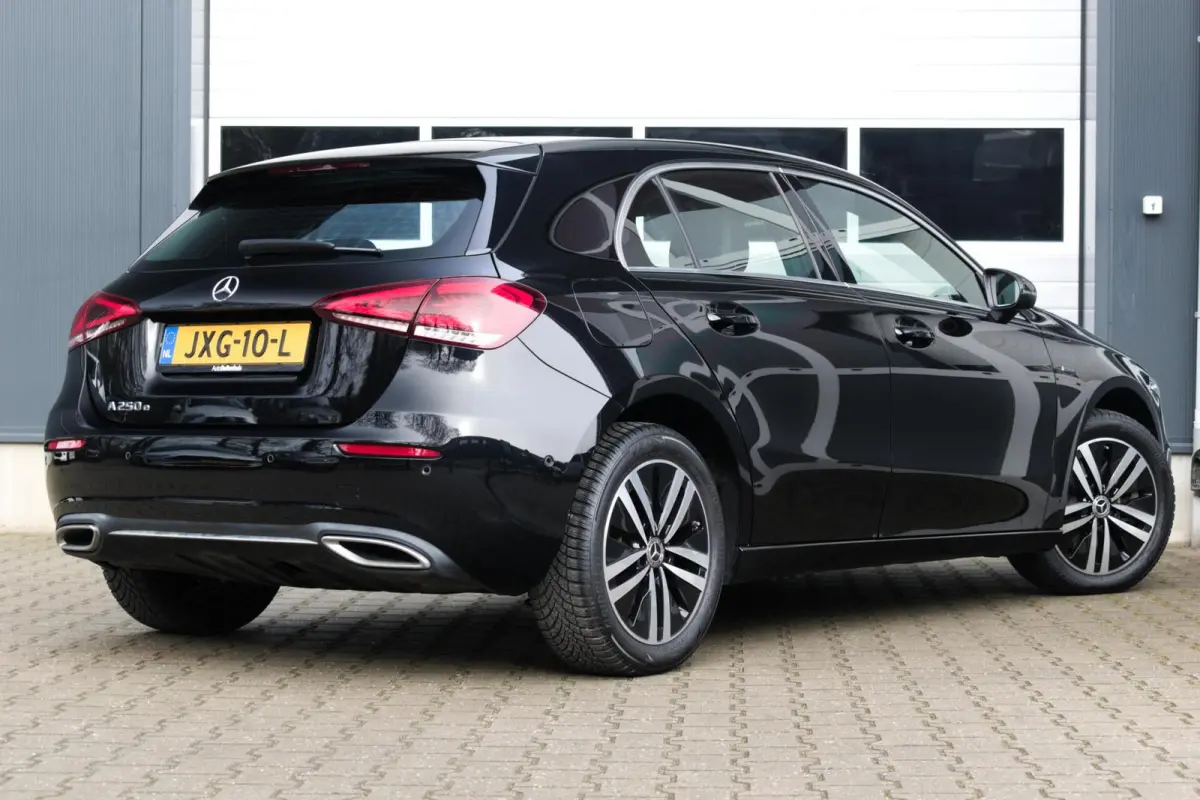 250 e Premium Plug-in Hybrid|1e Eigenaar|STOELVERWARMING|LEDER|CAMERA|CLIMATE