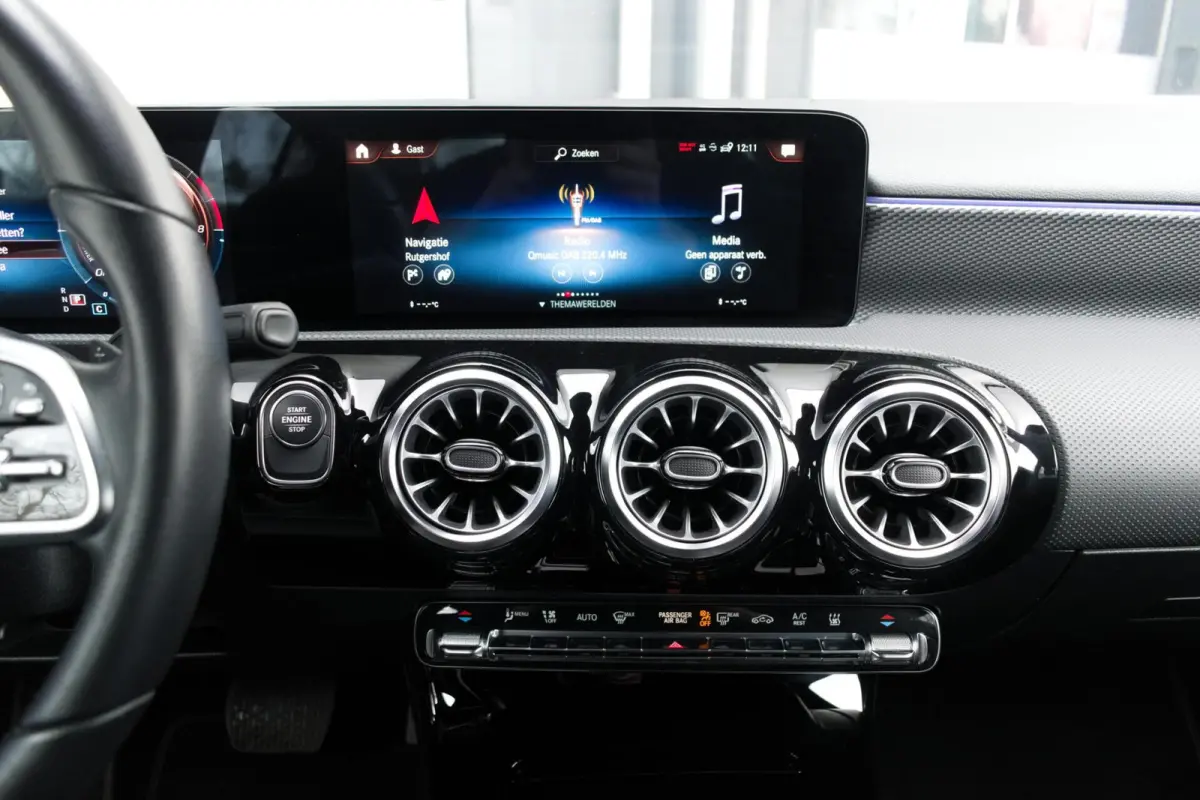 250 e Premium Plug-in Hybrid|1e Eigenaar|STOELVERWARMING|LEDER|CAMERA|CLIMATE