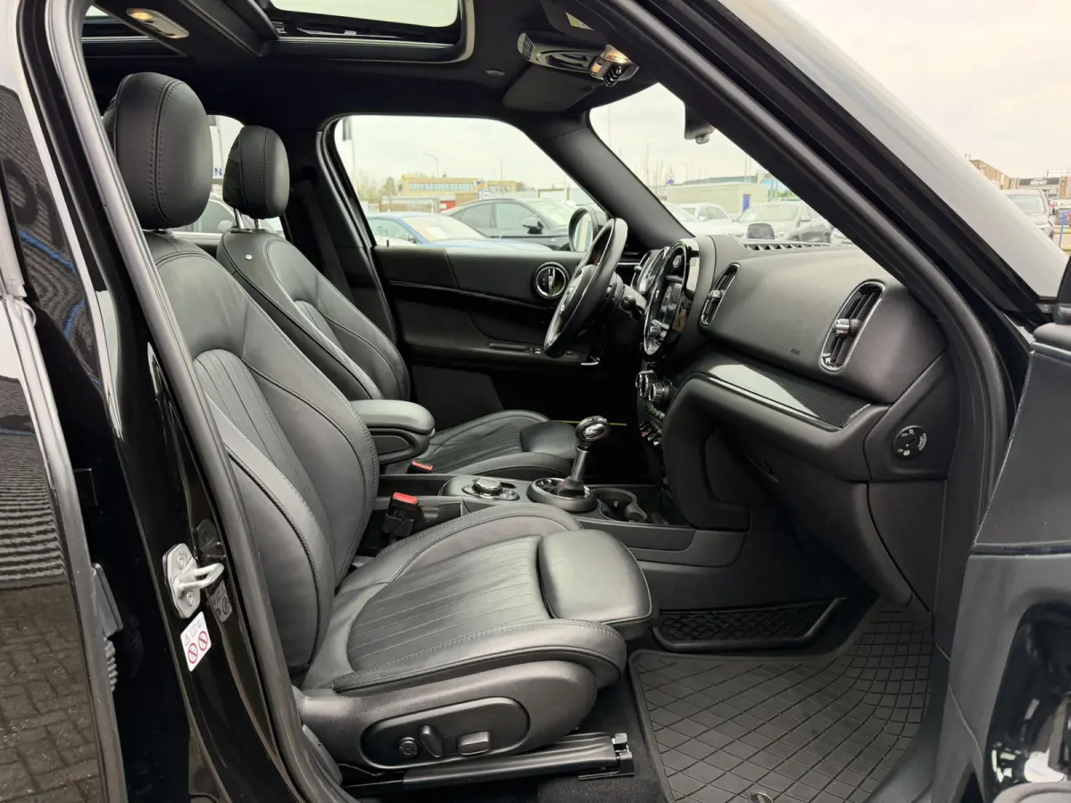 Mini 2.0 John Cooper Works ALL4 231 PK Chili Panoramadak Leer Harman-Kardon Elek Stoelverstelling Head-Up Display Led Achteruitrijcamera Keyless Entry Vol!