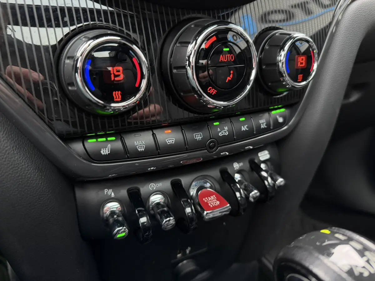 Mini 2.0 John Cooper Works ALL4 231 PK Chili Panoramadak Leer Harman-Kardon Elek Stoelverstelling Head-Up Display Led Achteruitrijcamera Keyless Entry Vol!