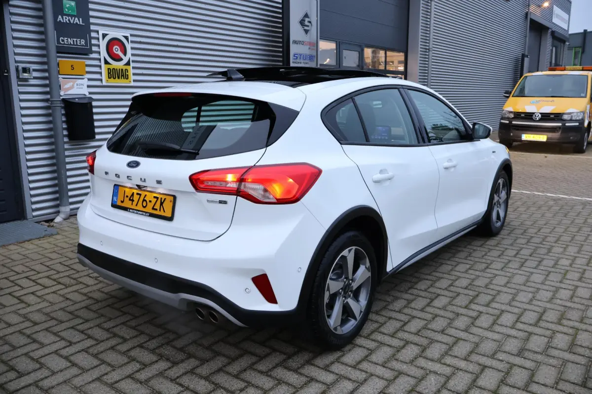 1.0 Hybrid Active Business 1e Eigenaar | NL-Auto | Volledig Onderh | BTW | Pano | B&O | Camera | Navi | Carplay | Bots | ADCruise | Keyless | Full Led | LMV | PDC