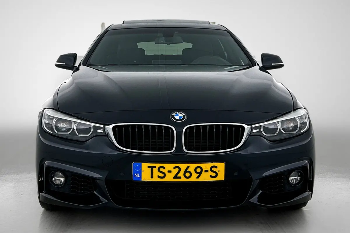 418i High Executive (PANORAMADAK, STOELVERWARMING, CARPLAY, DEALER ONDERHOUDEN, GROOT NAVI, SPORTSTOELEN)