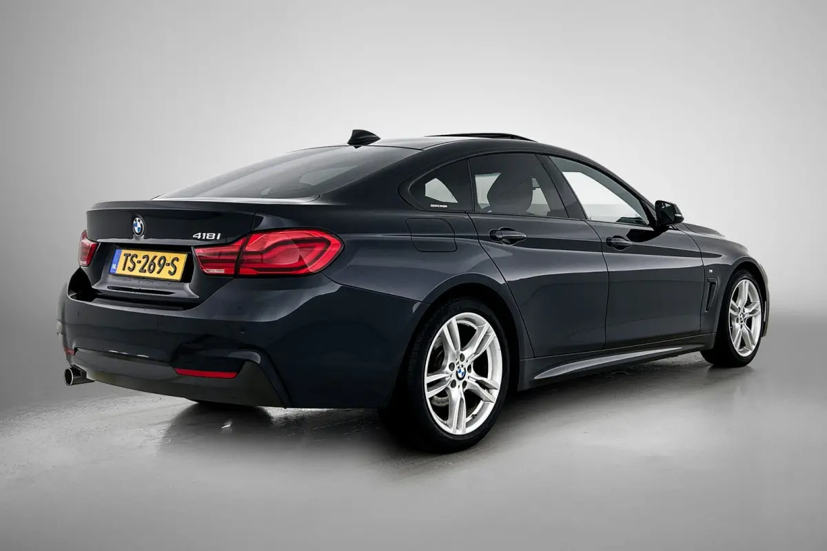 418i High Executive (PANORAMADAK, STOELVERWARMING, CARPLAY, DEALER ONDERHOUDEN, GROOT NAVI, SPORTSTOELEN)