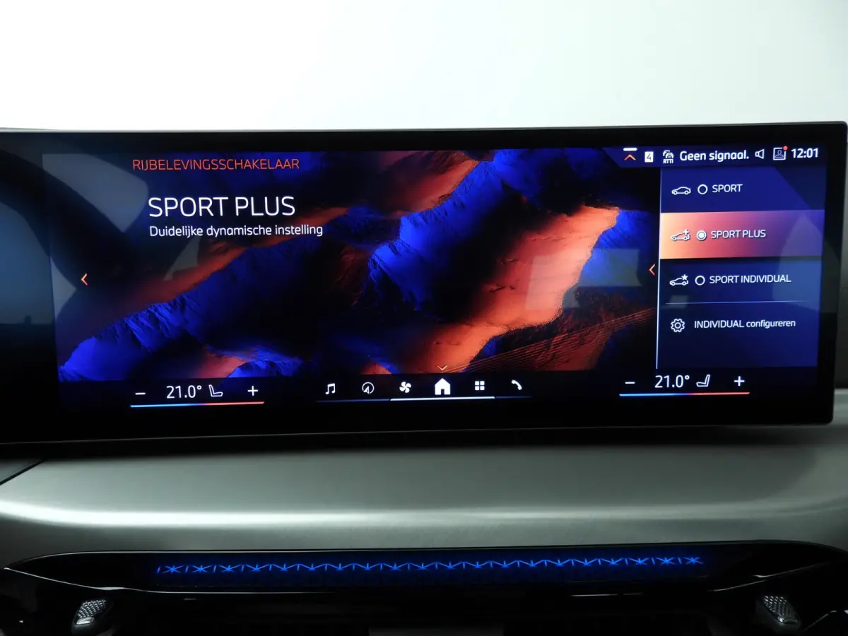 230i | M-Sportpakket | LED | Navigatie | Sportstoelen | Stoelverwarming | Keyles go | DAB | Alu 18 inch