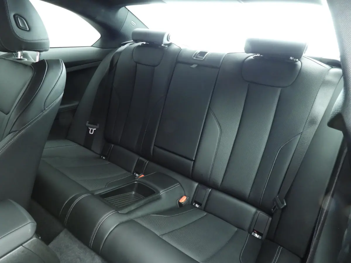 230i | M-Sportpakket | LED | Navigatie | Sportstoelen | Stoelverwarming | Keyles go | DAB | Alu 18 inch