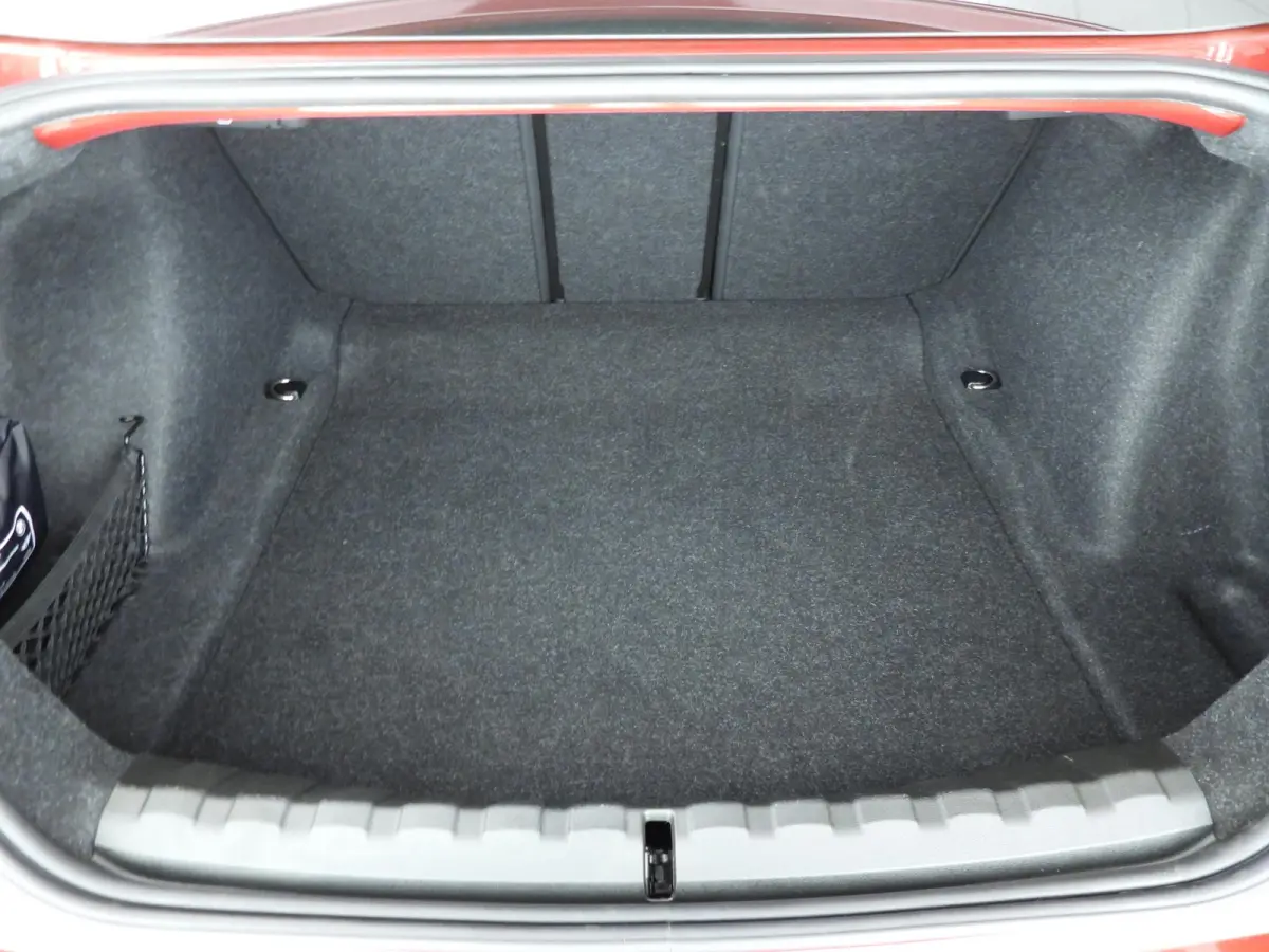 230i | M-Sportpakket | LED | Navigatie | Sportstoelen | Stoelverwarming | Keyles go | DAB | Alu 18 inch