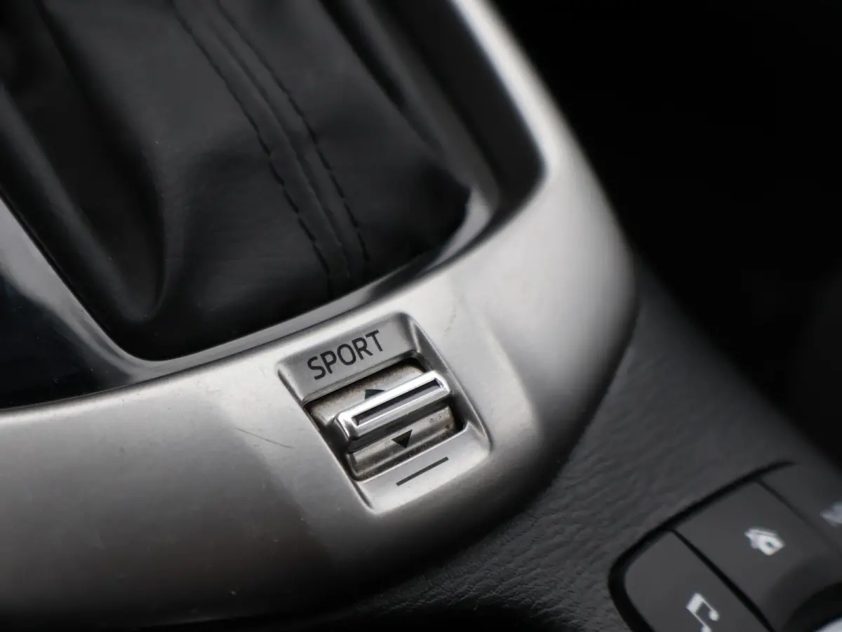 2.0 SKYACTIV-G 120 AUT. + TREKHAAK | STOELVERW. | NAVIGATIE | DAB