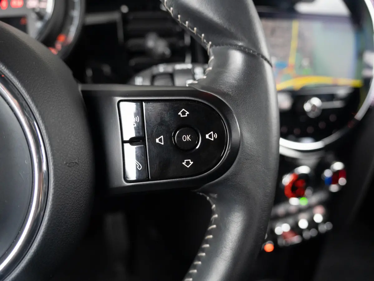 Cooper John Cooper Works pakket | Apple Carplay