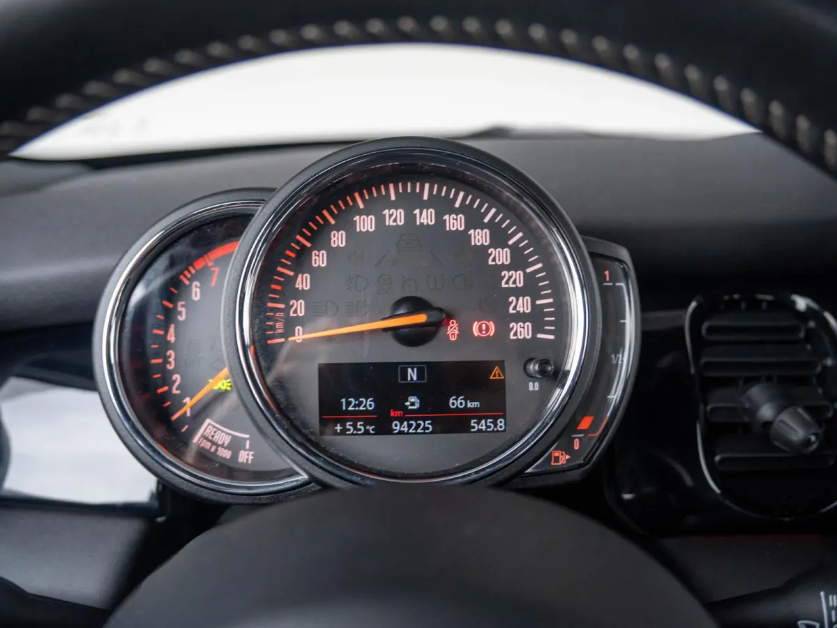 Cooper John Cooper Works pakket | Apple Carplay