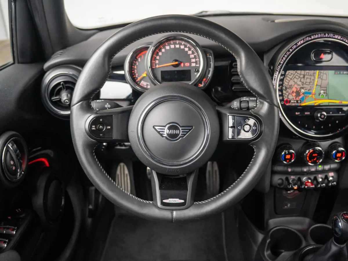 Cooper John Cooper Works pakket | Apple Carplay