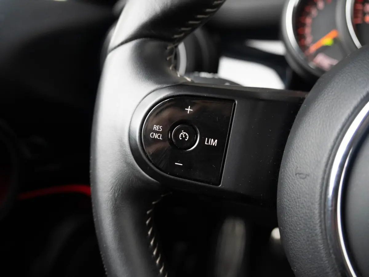 Cooper John Cooper Works pakket | Apple Carplay