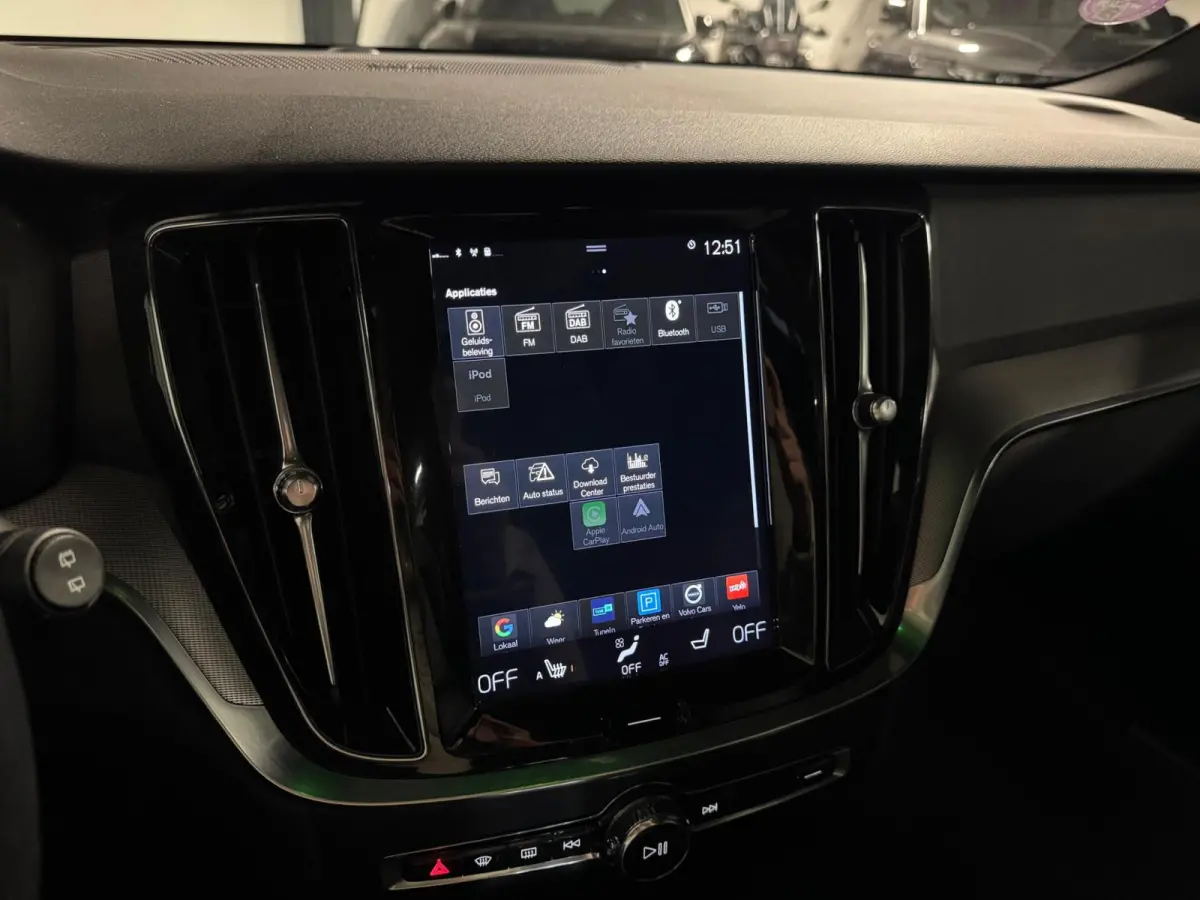 2.0 T8 Twin Engine AWD Inscription PANO KEYLESS