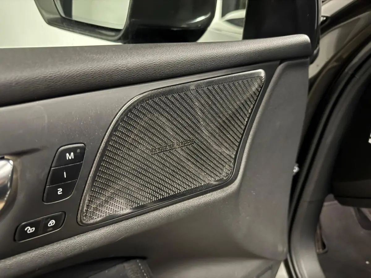 2.0 T8 Twin Engine AWD Inscription PANO KEYLESS