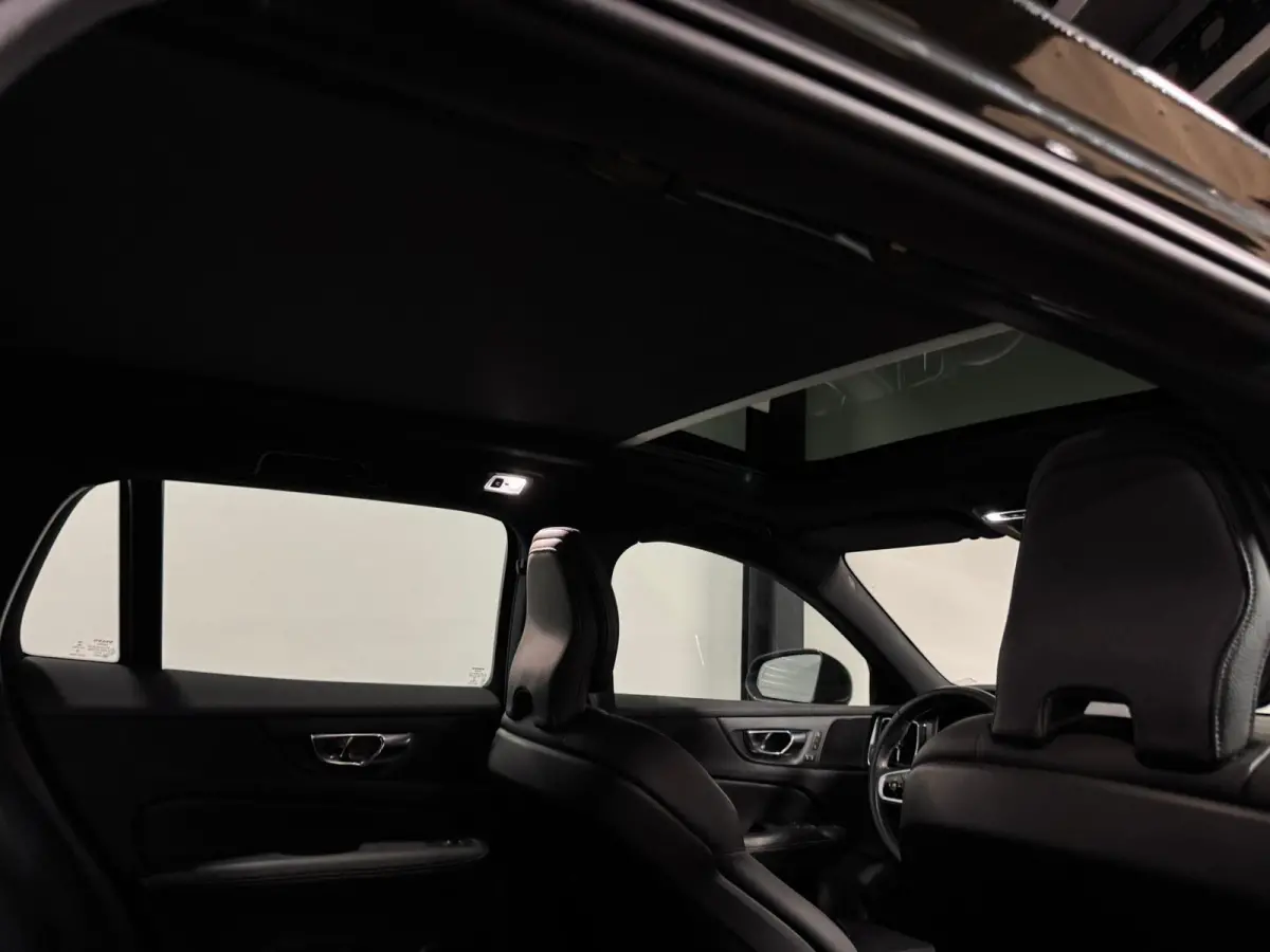 2.0 T8 Twin Engine AWD Inscription PANO KEYLESS