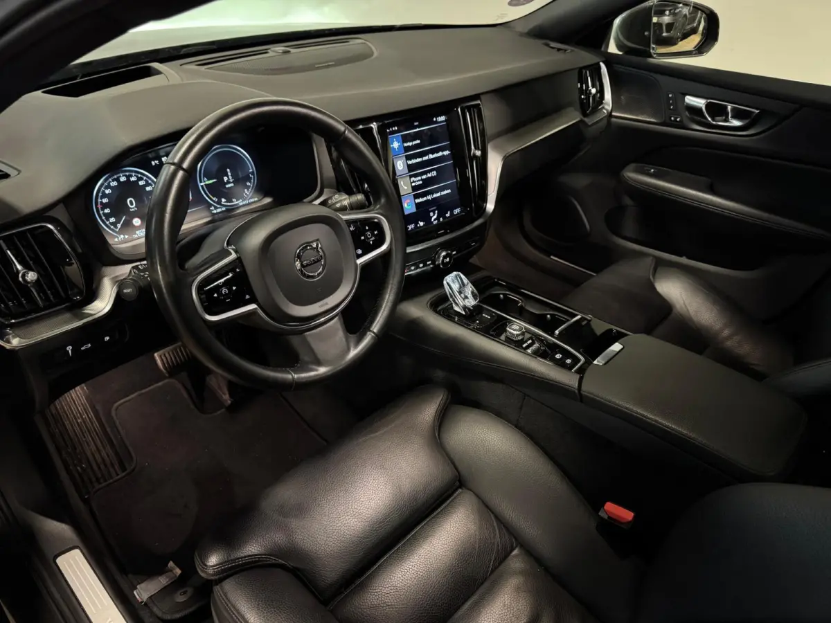2.0 T8 Twin Engine AWD Inscription PANO KEYLESS
