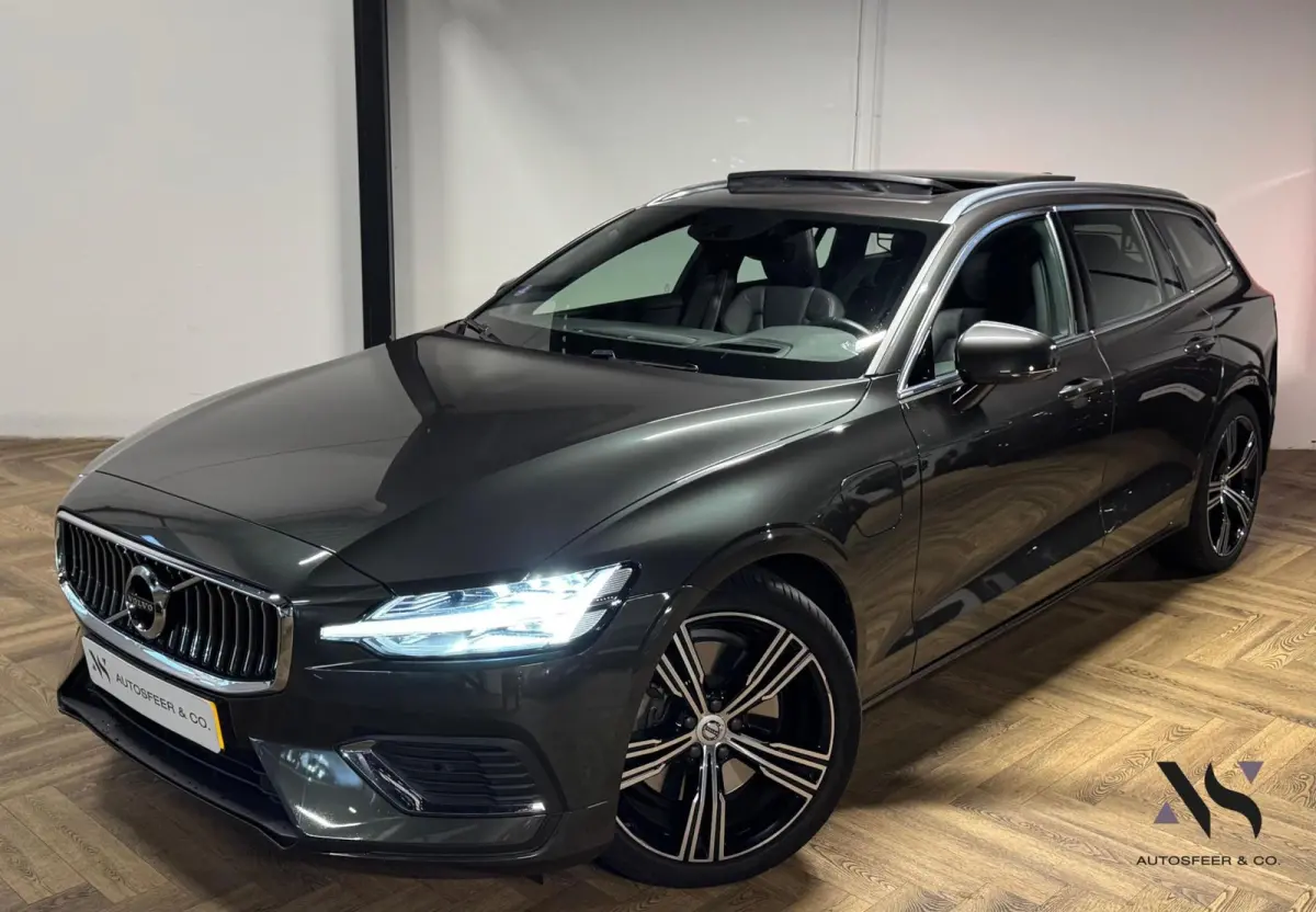 2.0 T8 Twin Engine AWD Inscription PANO KEYLESS