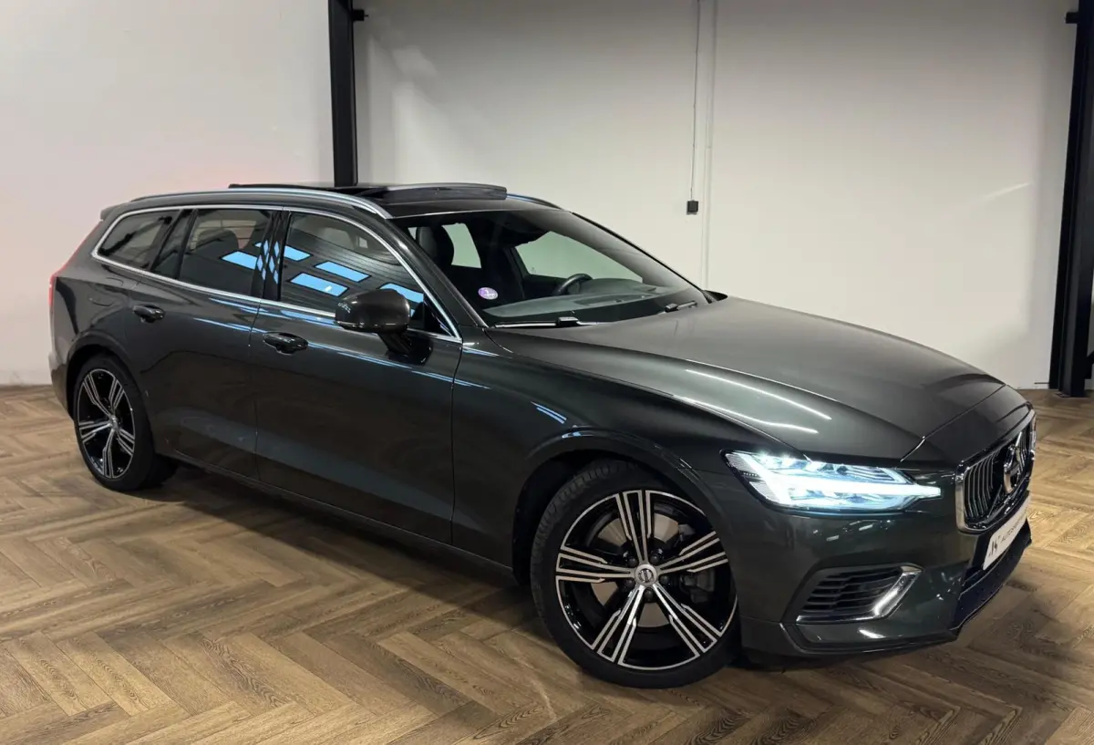 2.0 T8 Twin Engine AWD Inscription PANO KEYLESS