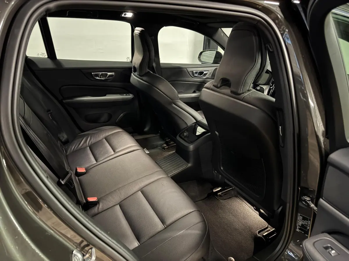2.0 T8 Twin Engine AWD Inscription PANO KEYLESS
