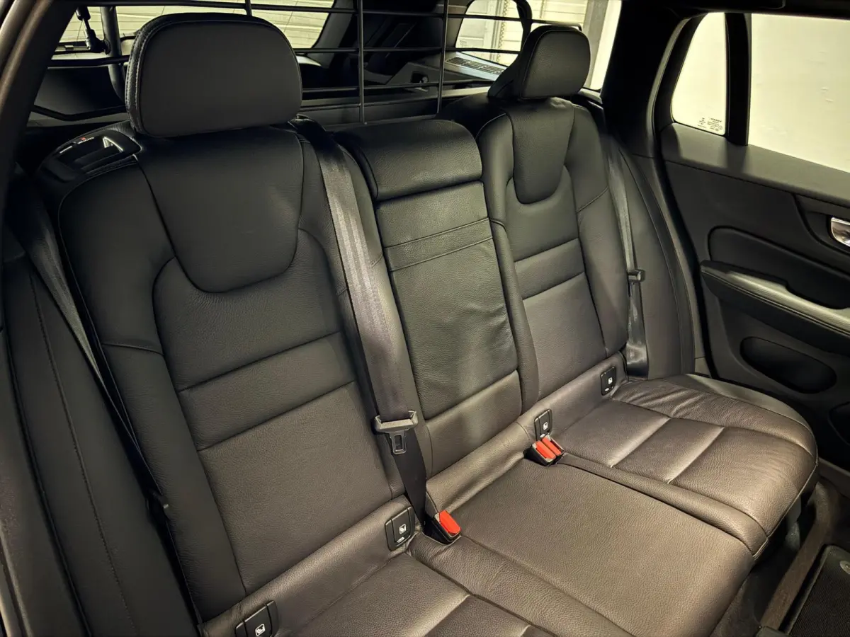 2.0 T8 Twin Engine AWD Inscription PANO KEYLESS