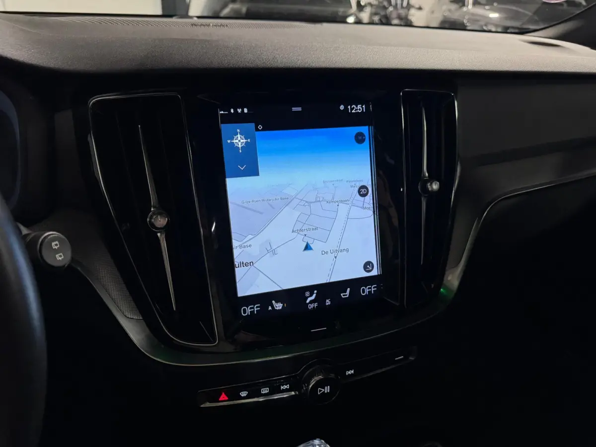 2.0 T8 Twin Engine AWD Inscription PANO KEYLESS