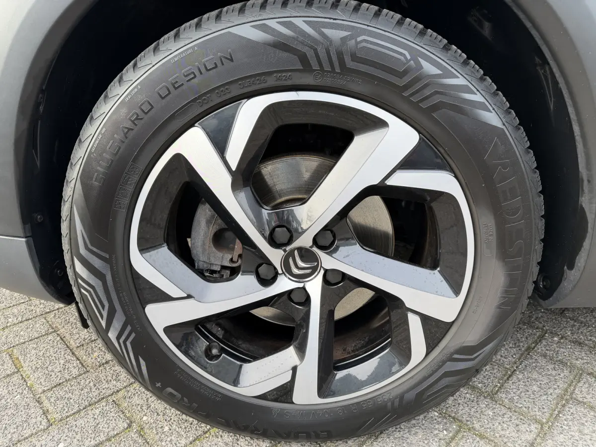 180pk Feel (Camera - Keyless Entry - Automatische Airco - Navigatie - Parkeersensoren V+A - 18"incl 4S - Comfort Seats)