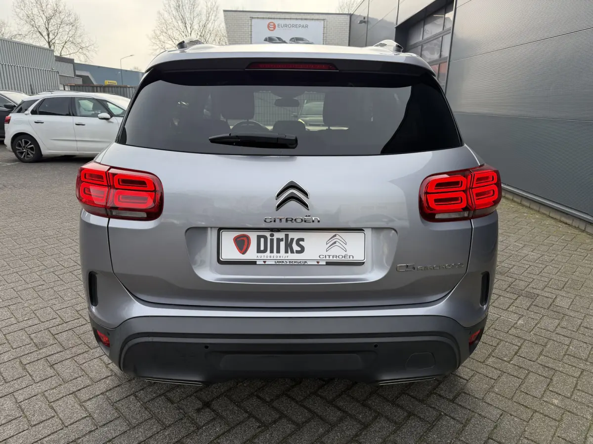 180pk Feel (Camera - Keyless Entry - Automatische Airco - Navigatie - Parkeersensoren V+A - 18"incl 4S - Comfort Seats)