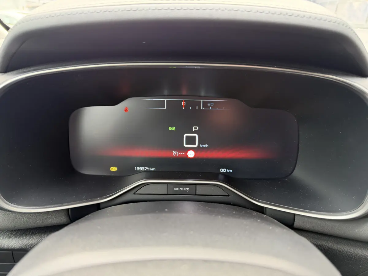 180pk Feel (Camera - Keyless Entry - Automatische Airco - Navigatie - Parkeersensoren V+A - 18"incl 4S - Comfort Seats)