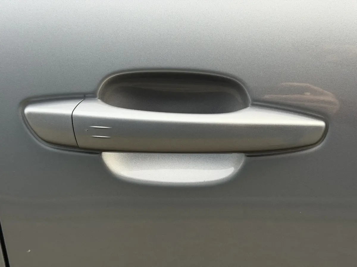 180pk Feel (Camera - Keyless Entry - Automatische Airco - Navigatie - Parkeersensoren V+A - 18"incl 4S - Comfort Seats)