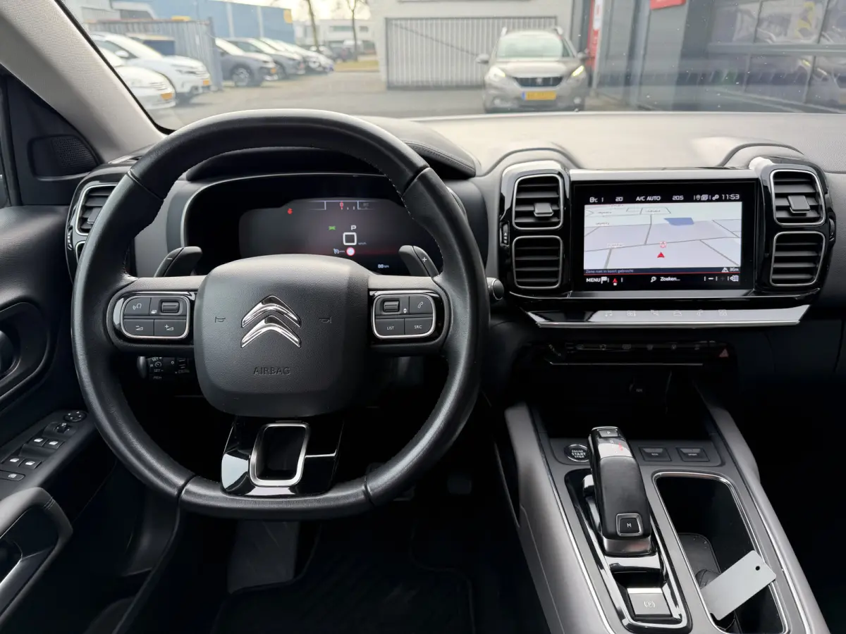180pk Feel (Camera - Keyless Entry - Automatische Airco - Navigatie - Parkeersensoren V+A - 18"incl 4S - Comfort Seats)