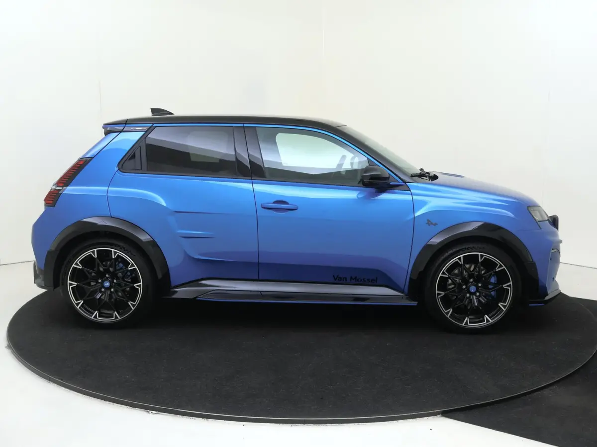 GTS 52 kWh | 19'' SNOWFLAKE met semi-diamant effect | Pack Driving | Blue Alpine remklauwen | Franse Vlag op C Stijl |