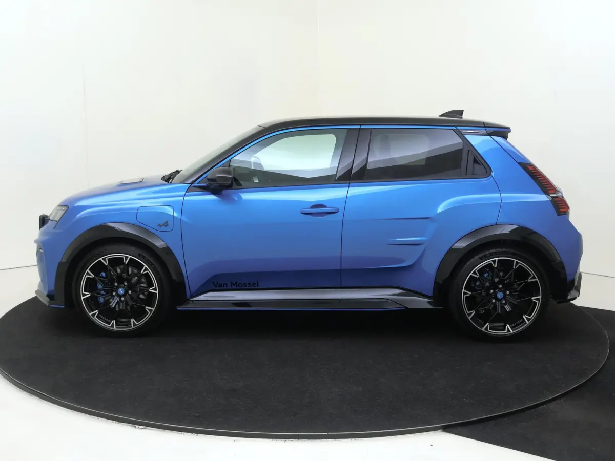 GTS 52 kWh | 19'' SNOWFLAKE met semi-diamant effect | Pack Driving | Blue Alpine remklauwen | Franse Vlag op C Stijl |