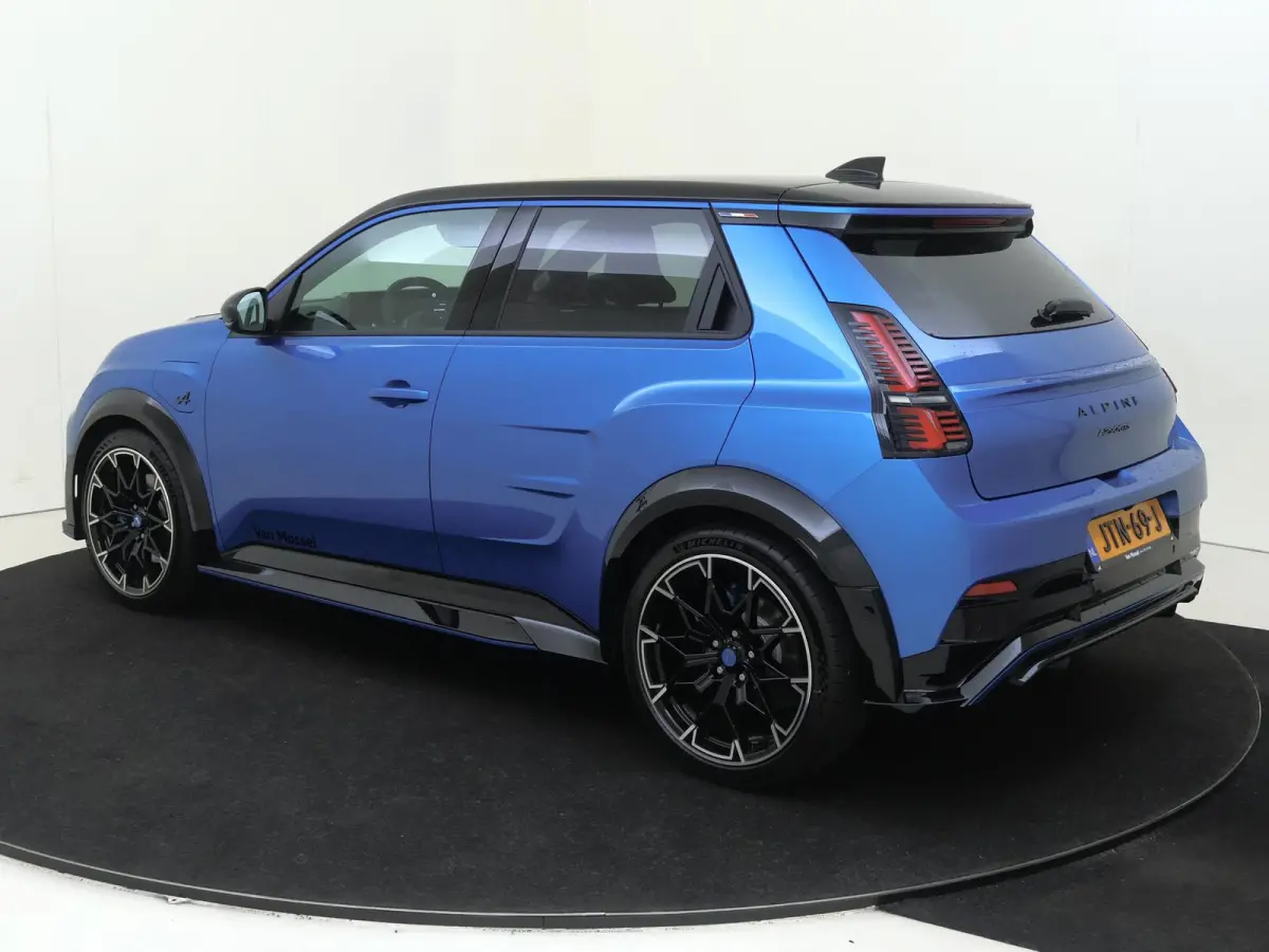 GTS 52 kWh | 19'' SNOWFLAKE met semi-diamant effect | Pack Driving | Blue Alpine remklauwen | Franse Vlag op C Stijl |