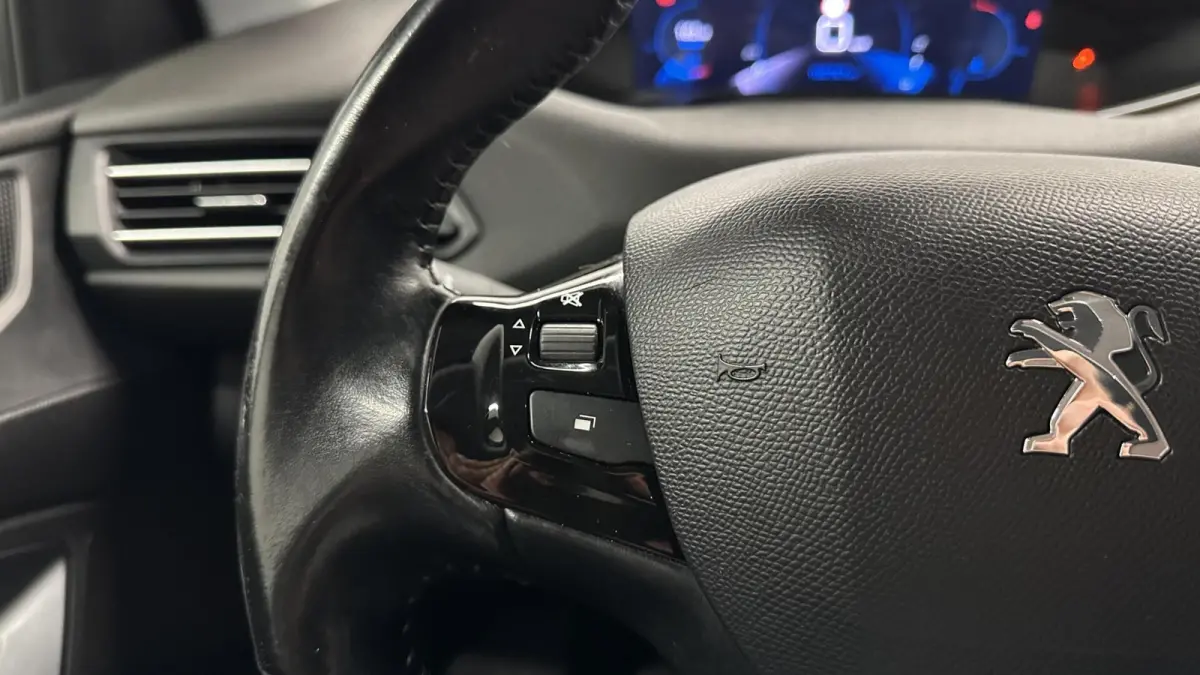 1.2 PureTech Blue Lease Allure TREKHAAK CAMERA NAVI CRUISE LM.