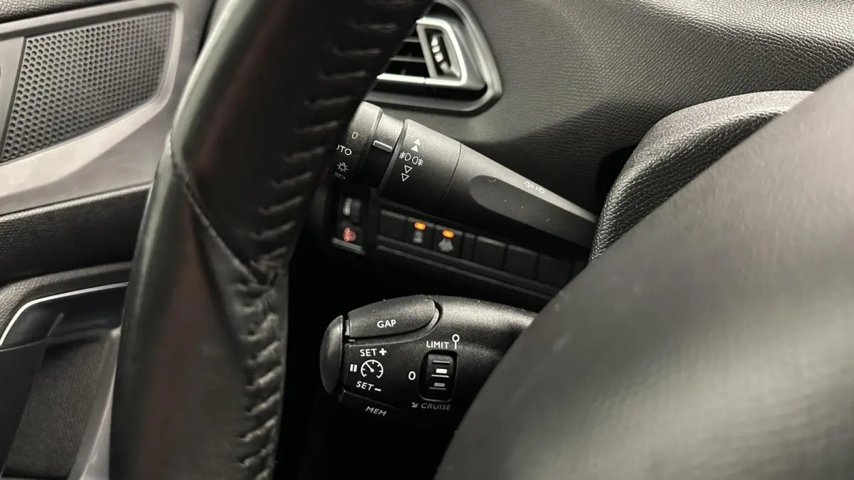 1.2 PureTech Blue Lease Allure TREKHAAK CAMERA NAVI CRUISE LM.