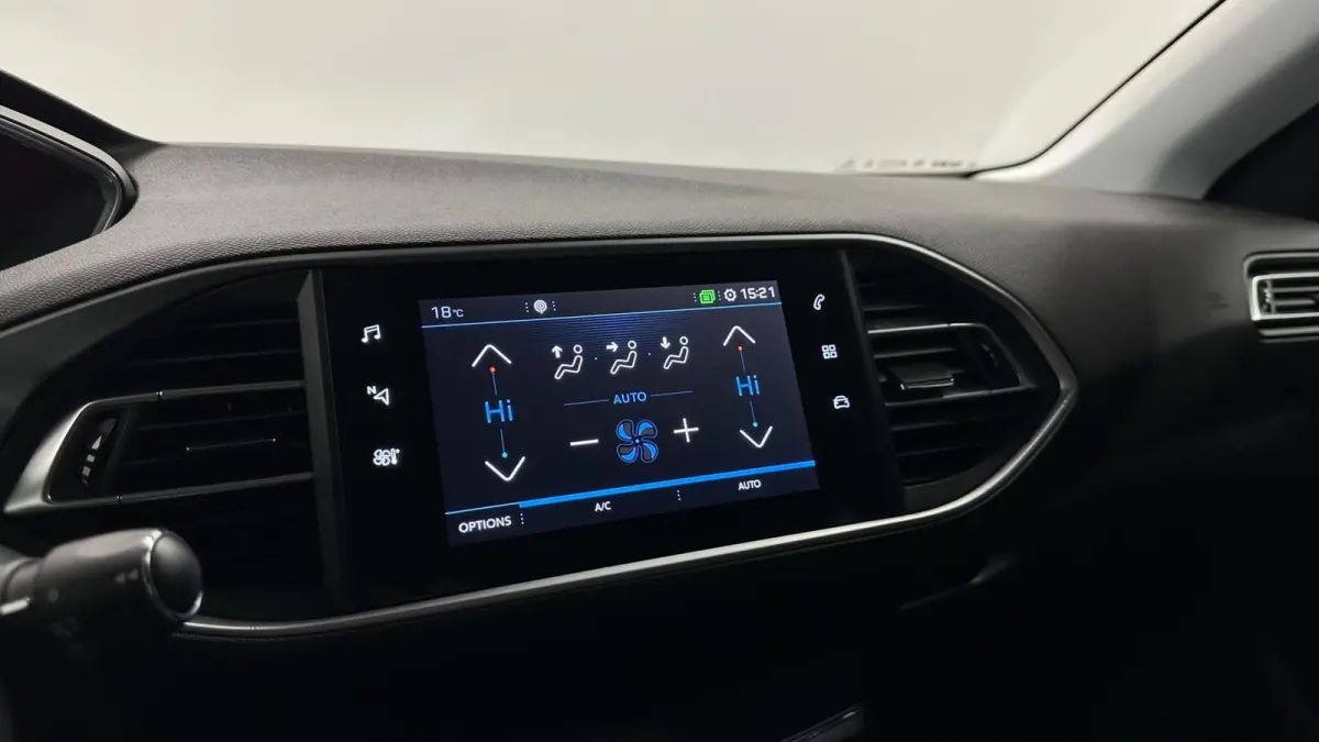 1.2 PureTech Blue Lease Allure TREKHAAK CAMERA NAVI CRUISE LM.