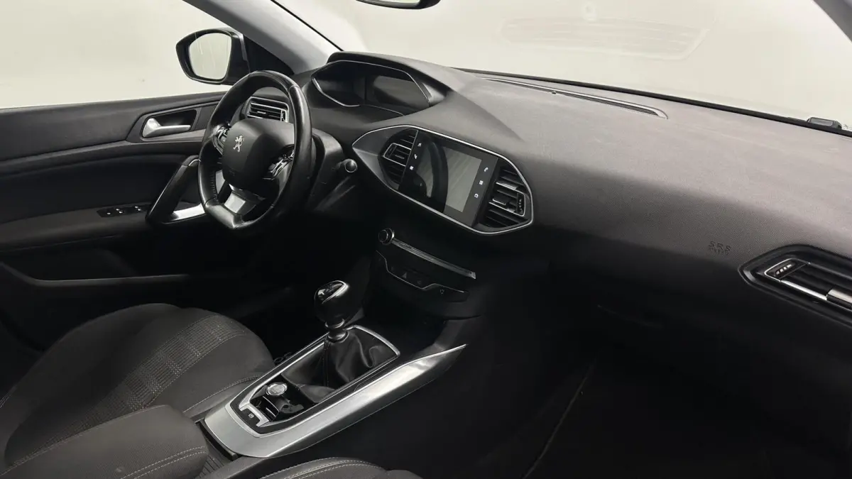 1.2 PureTech Blue Lease Allure TREKHAAK CAMERA NAVI CRUISE LM.