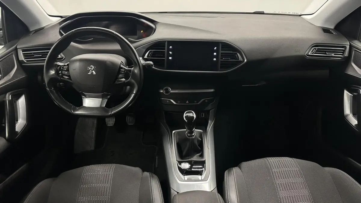 1.2 PureTech Blue Lease Allure TREKHAAK CAMERA NAVI CRUISE LM.