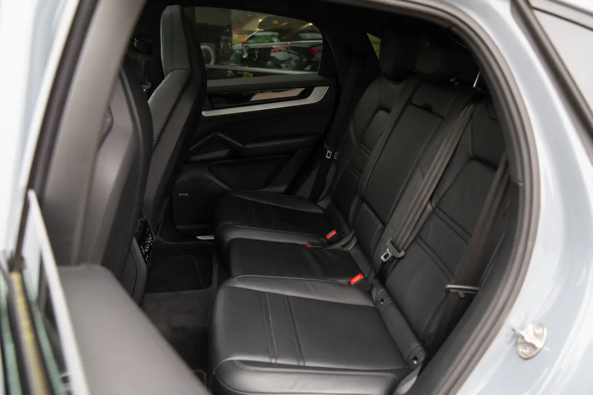 3.0 E-Hybrid , Arctic Grey, SportDesign, Trekhaak, Bijrijdersdisplay, Luchtvering