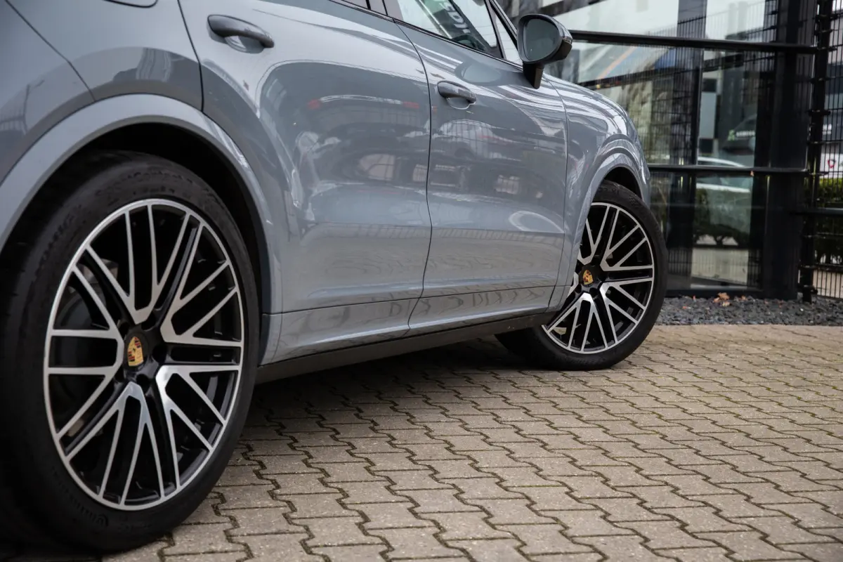 3.0 E-Hybrid , Arctic Grey, SportDesign, Trekhaak, Bijrijdersdisplay, Luchtvering