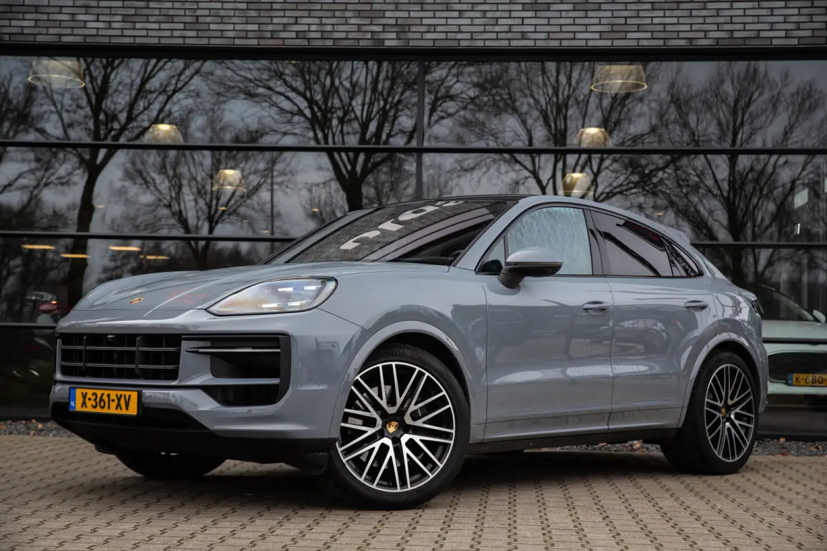 3.0 E-Hybrid , Arctic Grey, SportDesign, Trekhaak, Bijrijdersdisplay, Luchtvering