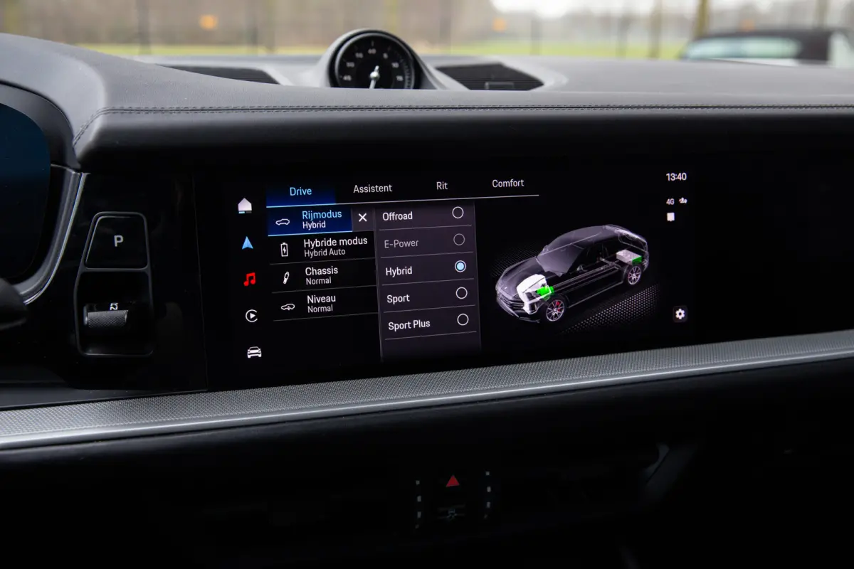 3.0 E-Hybrid , Arctic Grey, SportDesign, Trekhaak, Bijrijdersdisplay, Luchtvering